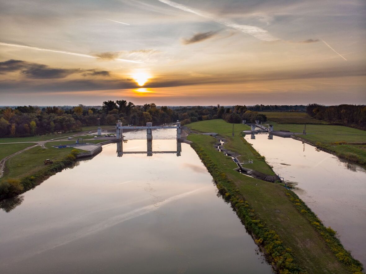 Békésszentandrási duzzasztó.jpg