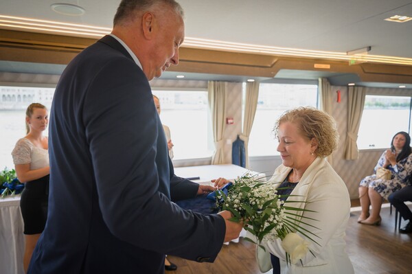 Balogh Lajosné kitüntetés.jpg