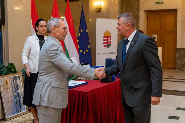 Rácz Jenő kitüntetés.jpg